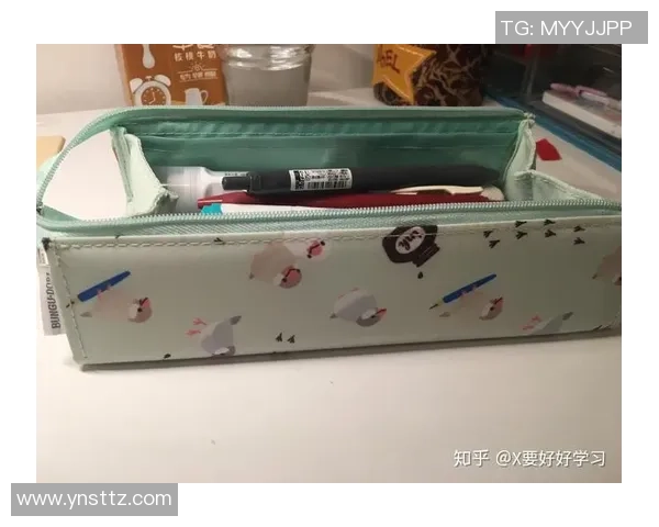 创意手工教程教你打造个性足球球星笔袋，轻松动手制作专属文具包