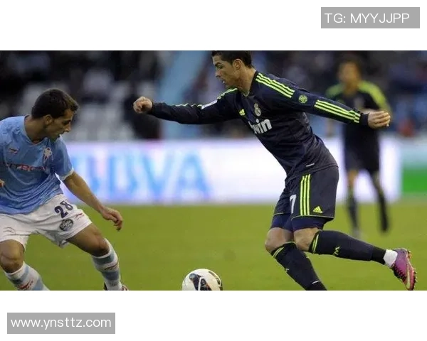 细数当今足坛巨星过人技巧与风格全面对比解析