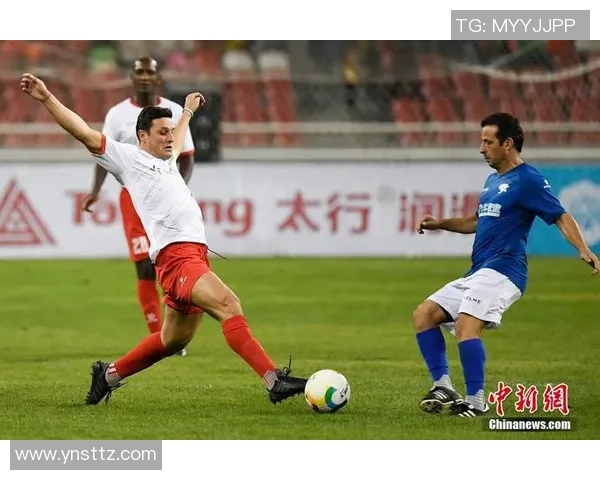 足球历史二十大传奇球星盘点及其辉煌成就解析